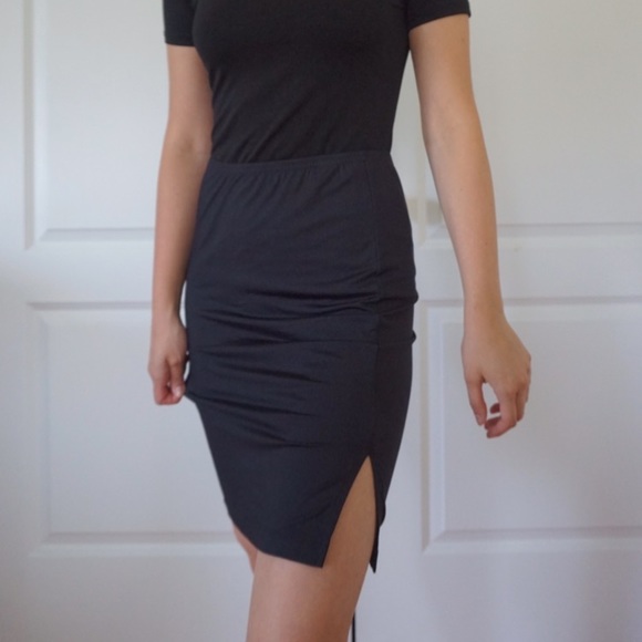 BLACK PENCIL SKIRT WITH SIDE SLIT - Picture 2 of 5